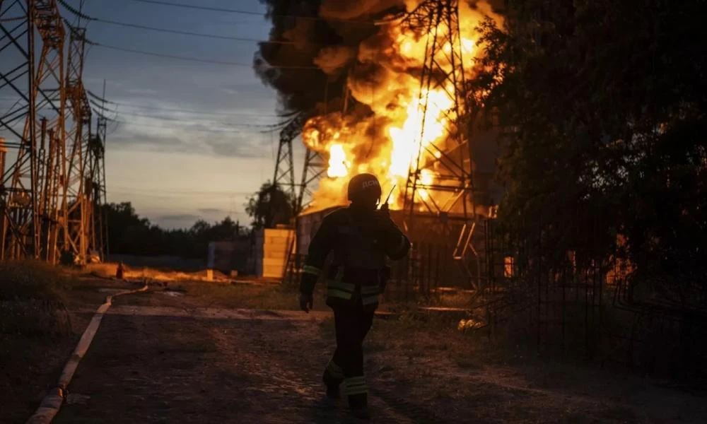 Τρεις νεκροί και 11 τραυματίες σε ρωσική πυραυλική επίθεση στη Ζαπορίζια